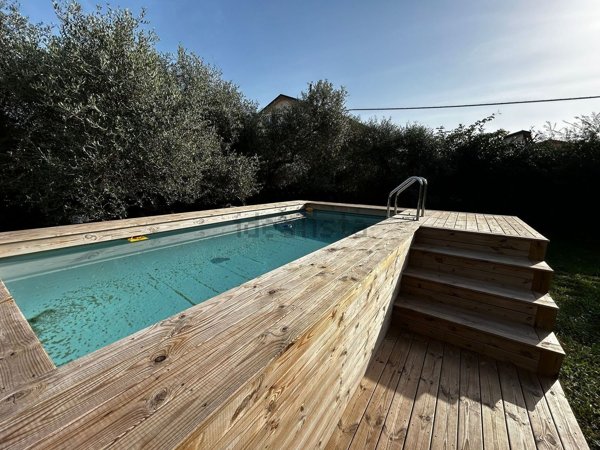 appartamento in affitto a Luni