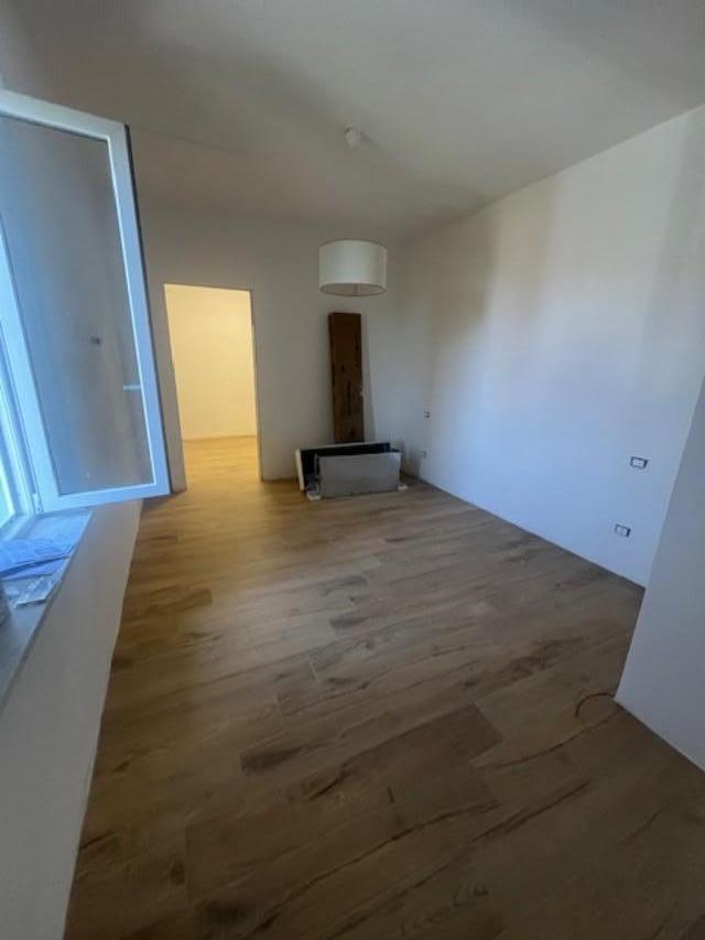 appartamento in affitto a Luni