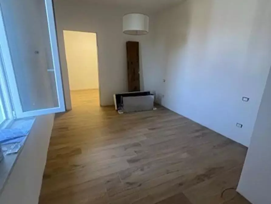 appartamento in affitto a Luni