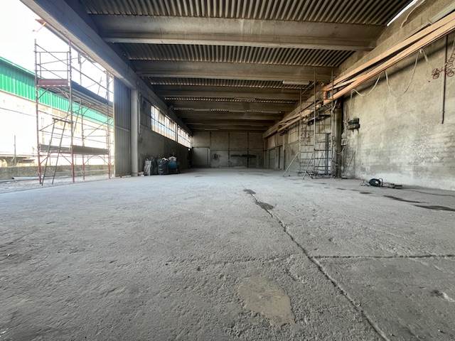 ufficio in affitto a Luni in zona Isola