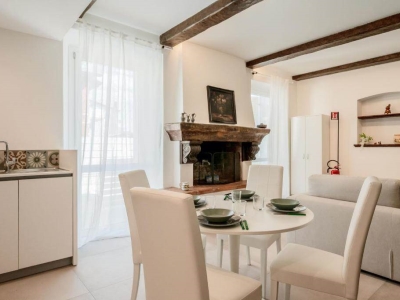 appartamento in affitto a Luni in zona Dogana