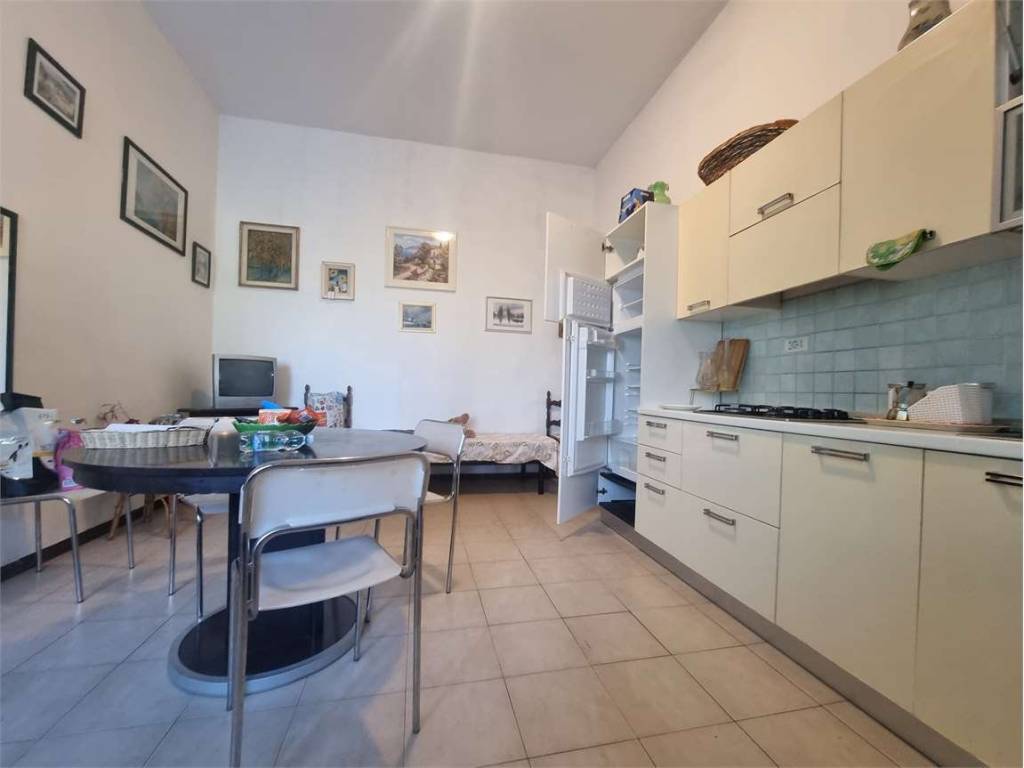 appartamento in affitto a Luni