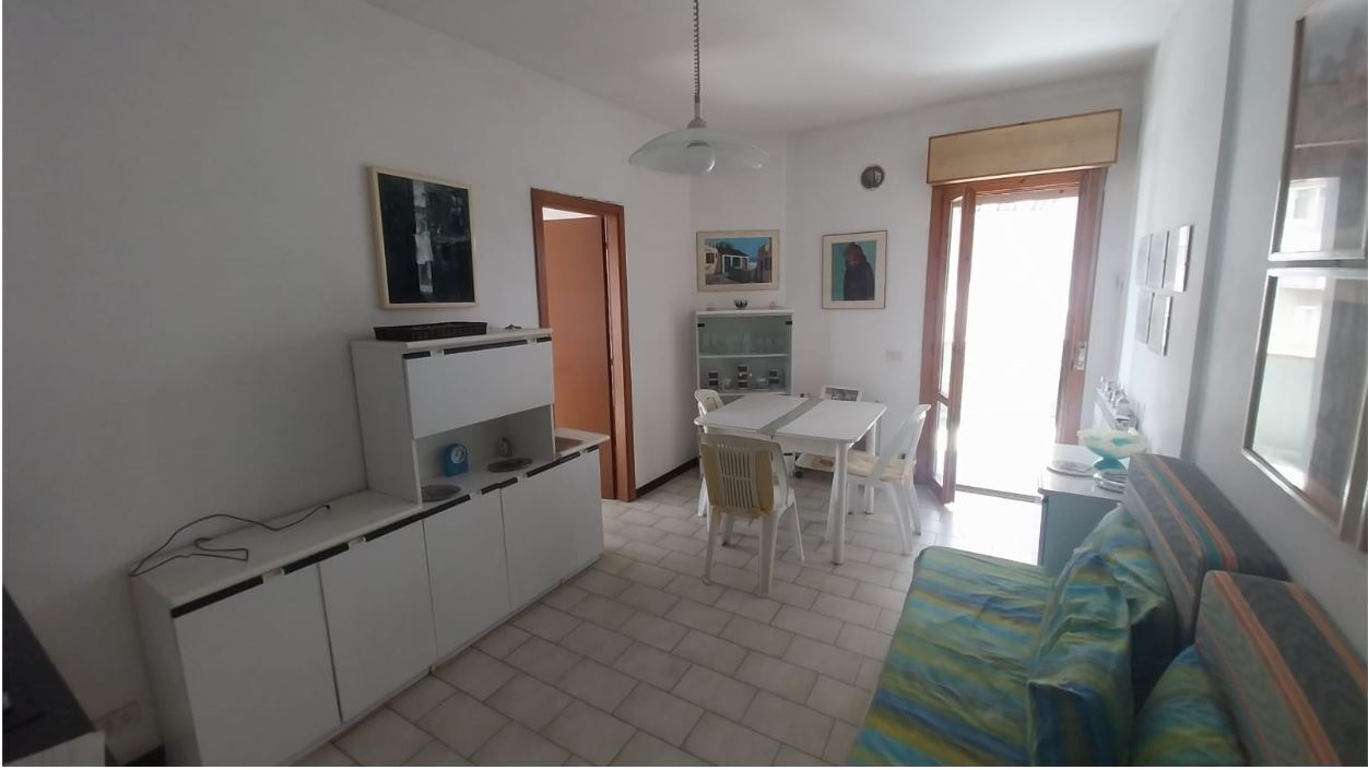 appartamento in affitto a Luni