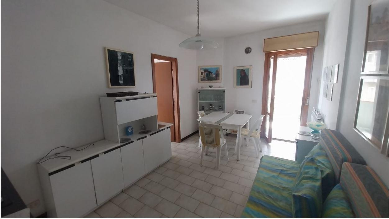 appartamento in affitto a Luni