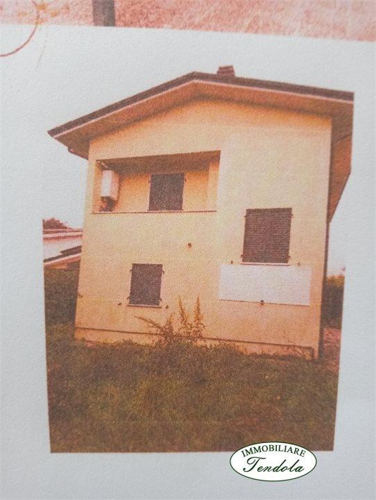 camera singola in affitto a Luni