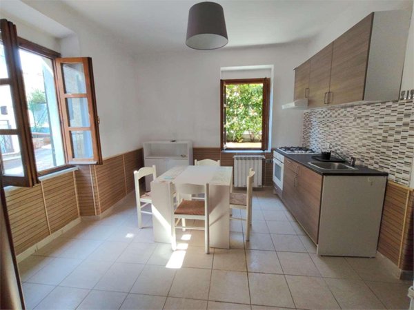 appartamento in affitto a Luni in zona Casano