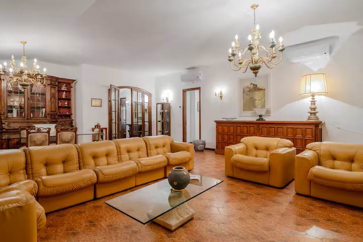 appartamento in affitto a Luni in zona Dogana
