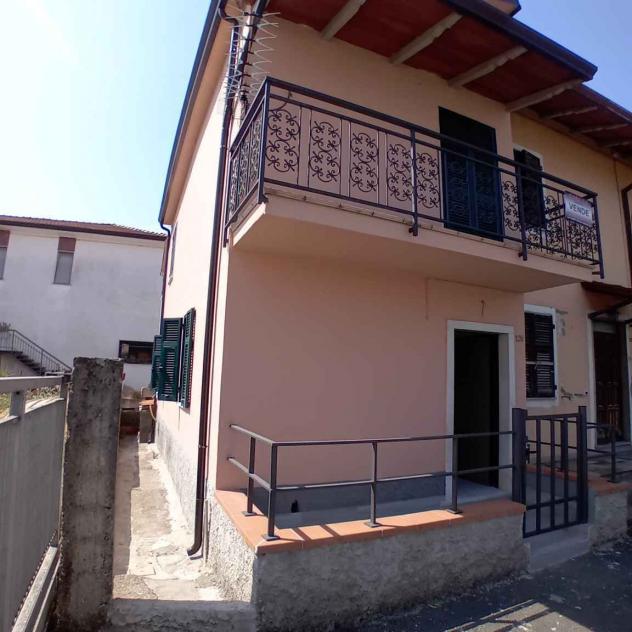 appartamento in affitto a Luni