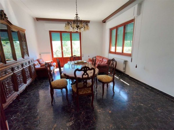 casa indipendente in affitto a Luni in zona Dogana