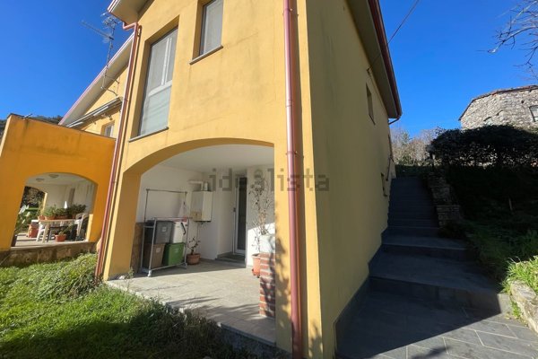 appartamento in affitto a Riccò del Golfo di Spezia