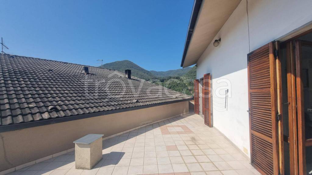appartamento in affitto a Riccò del Golfo di Spezia in zona San Benedetto