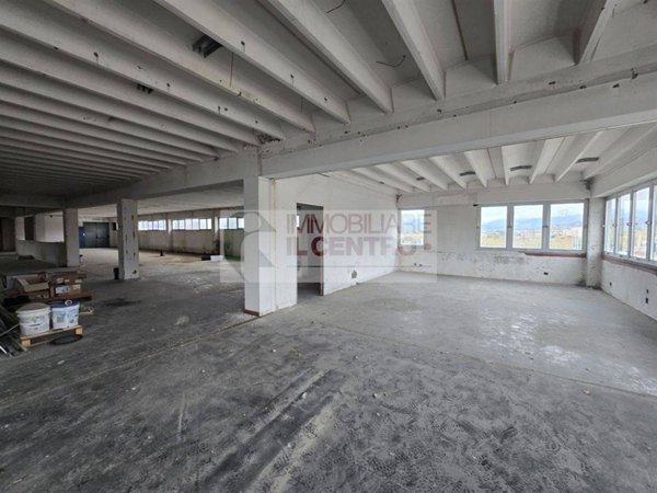 locale commerciale in affitto a Santo Stefano di Magra