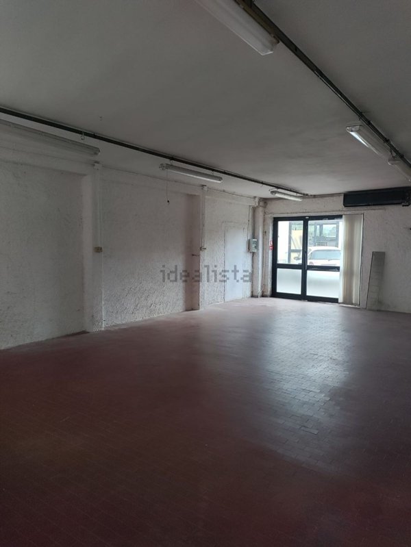 locale commerciale in affitto a Santo Stefano di Magra