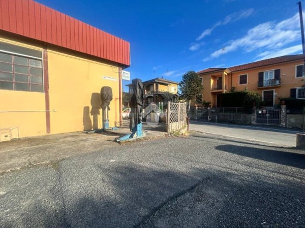 negozio in affitto a Santo Stefano di Magra