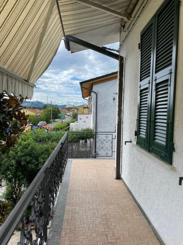 appartamento in affitto a Santo Stefano di Magra in zona Ponzano Magra