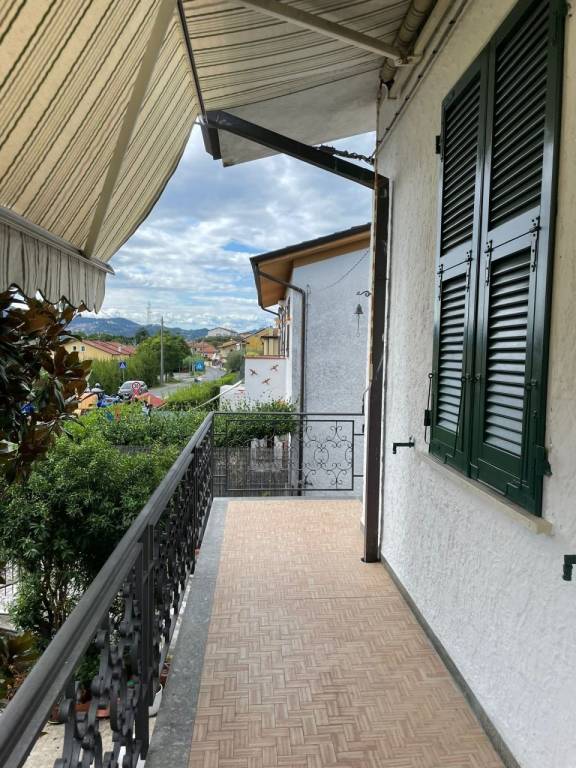 appartamento in affitto a Santo Stefano di Magra in zona Ponzano Magra