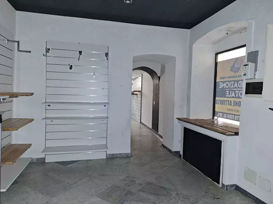 locale commerciale in affitto a Sarzana