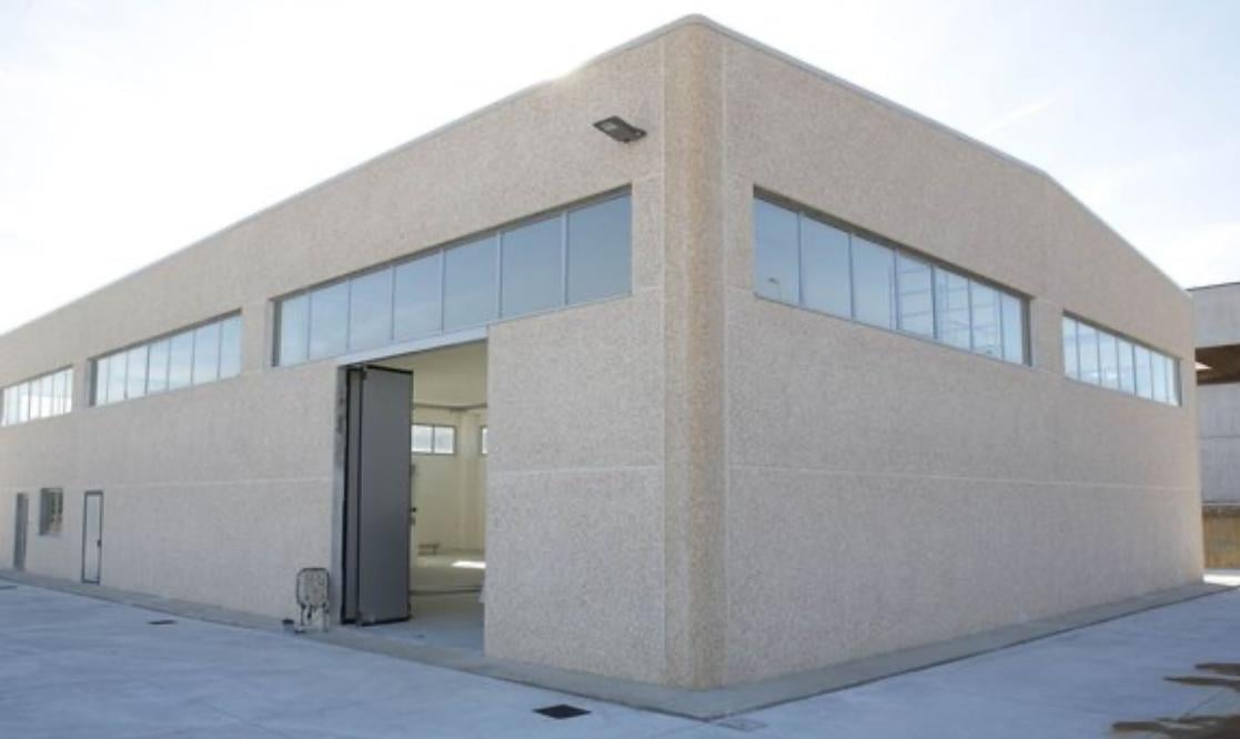 locale commerciale in affitto a Sarzana