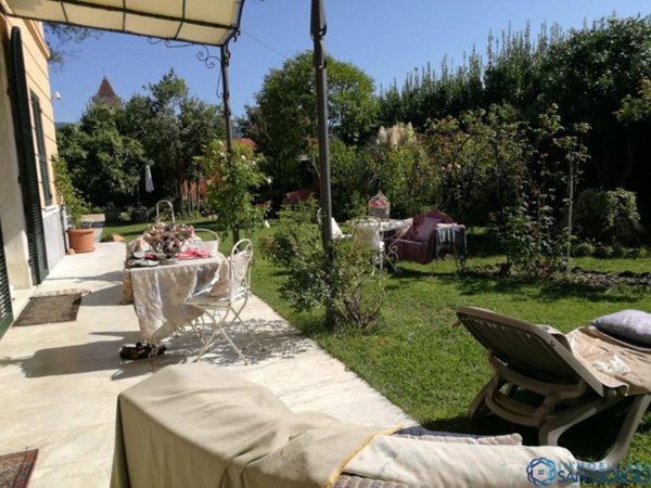 casa indipendente in affitto a Sarzana