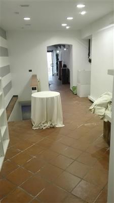locale commerciale in affitto a Sarzana