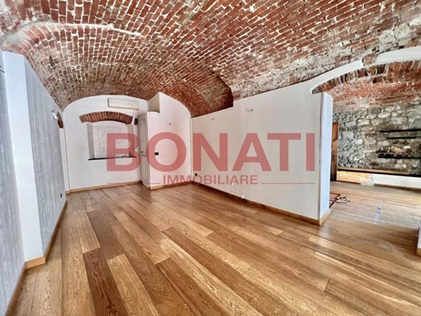 locale commerciale in affitto a Sarzana