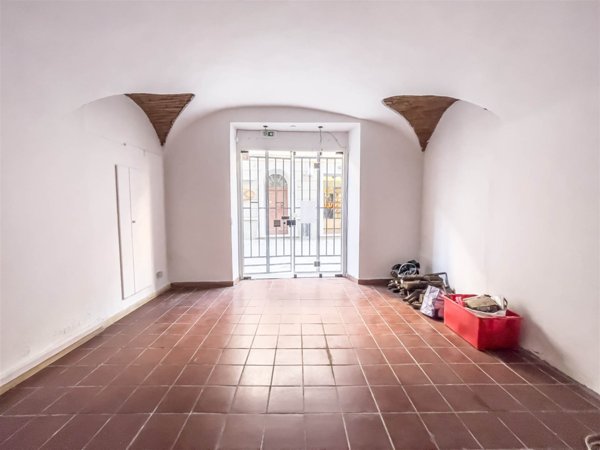 negozio in affitto a Sarzana