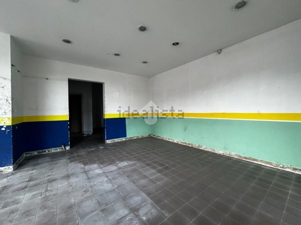 locale commerciale in affitto a Sarzana
