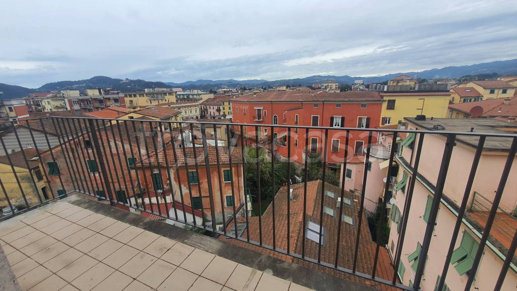 appartamento in affitto a Sarzana