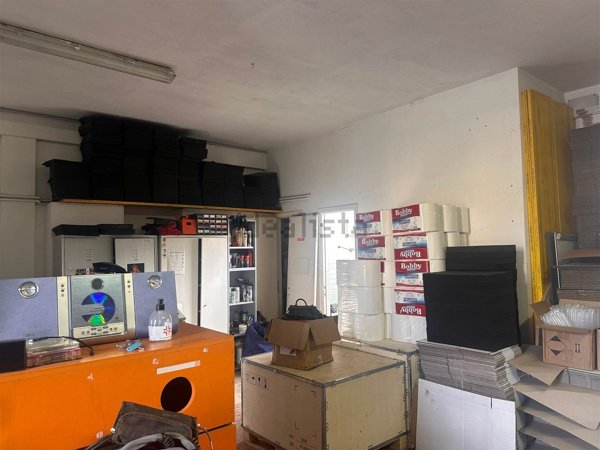 locale commerciale in affitto a Sarzana