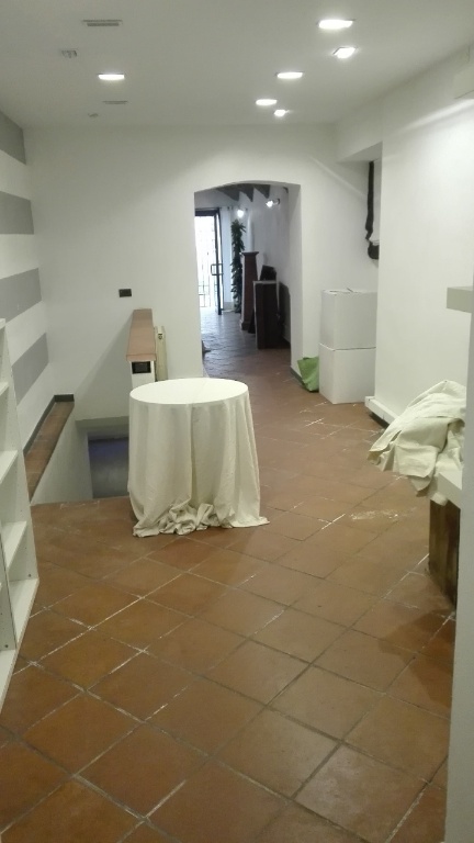 locale commerciale in affitto a Sarzana