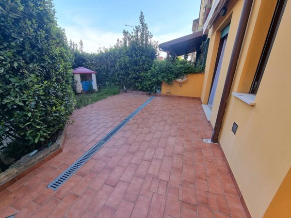 appartamento in affitto a Sarzana in zona Falcinello