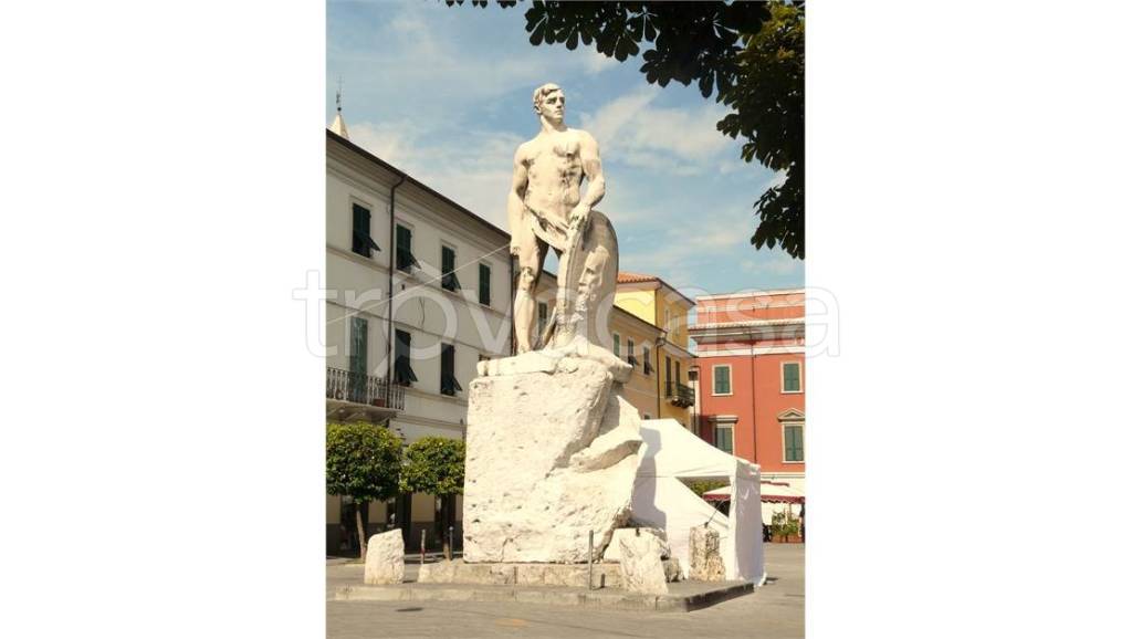 negozio in affitto a Sarzana