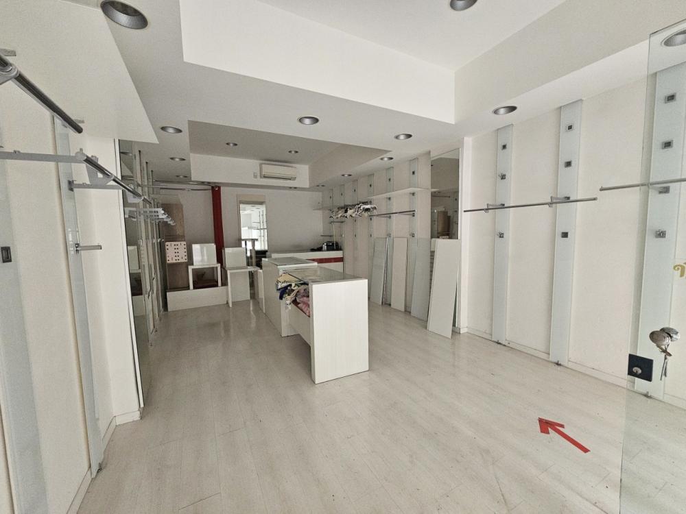 locale commerciale in affitto a Sarzana