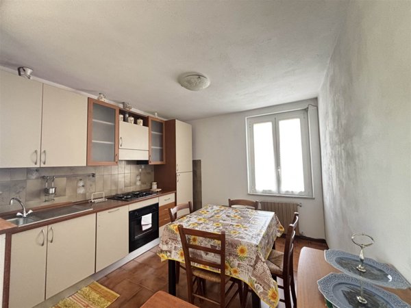 casa indipendente in affitto a Sarzana