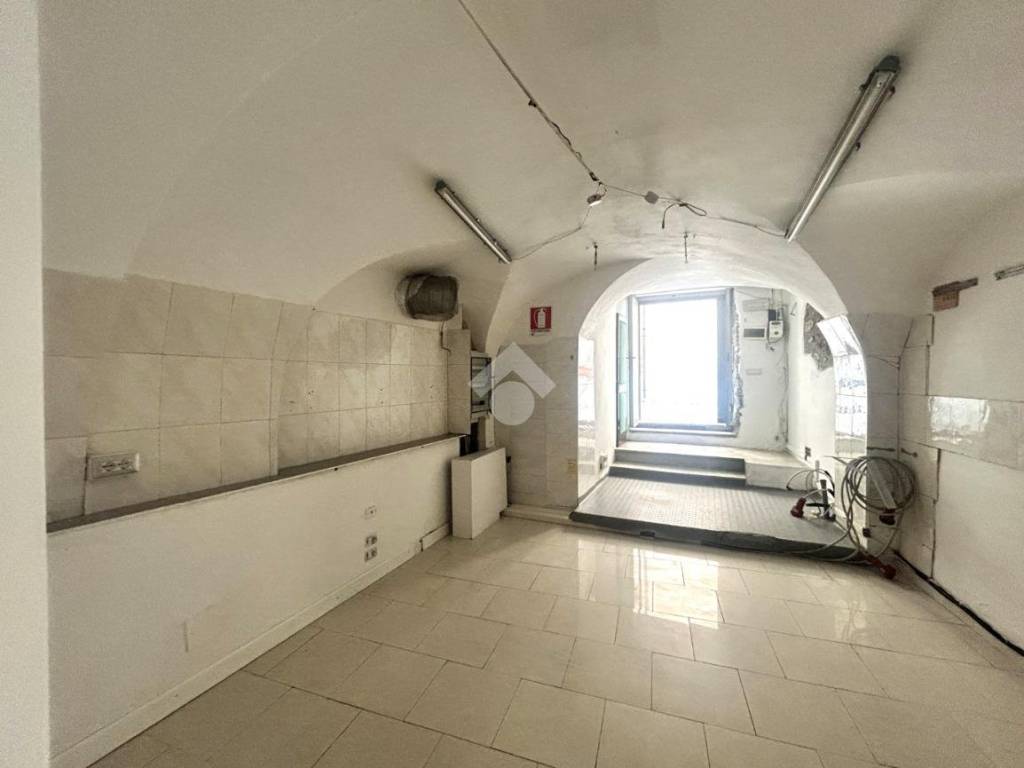 negozio in affitto a Sarzana