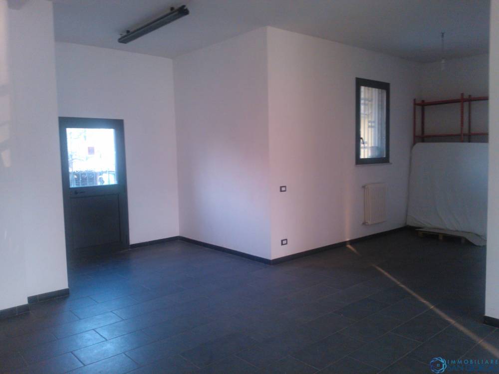 negozio in affitto a Sarzana
