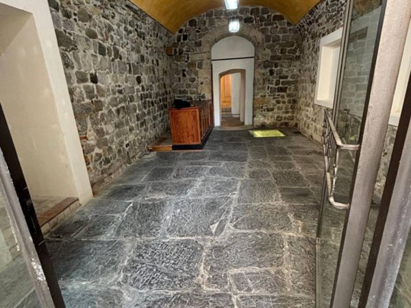 negozio in affitto a Sarzana
