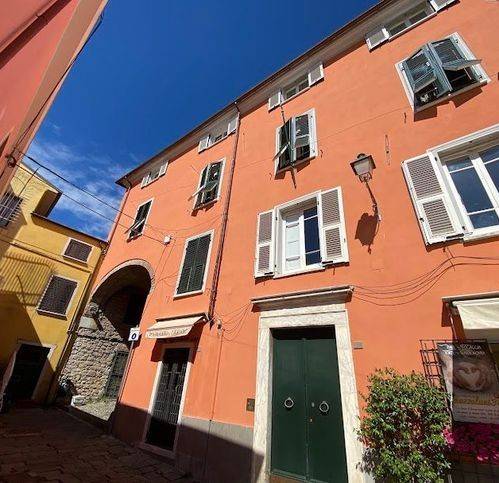 negozio in affitto a Sarzana