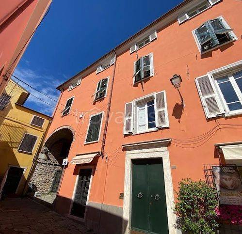 negozio in affitto a Sarzana