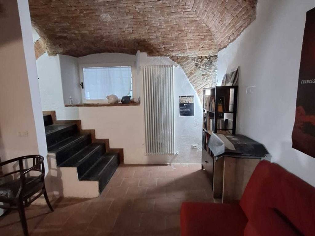 negozio in affitto a Sarzana