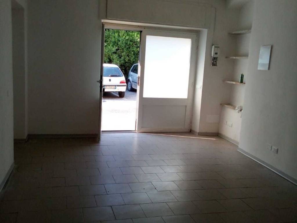 negozio in affitto a Sarzana