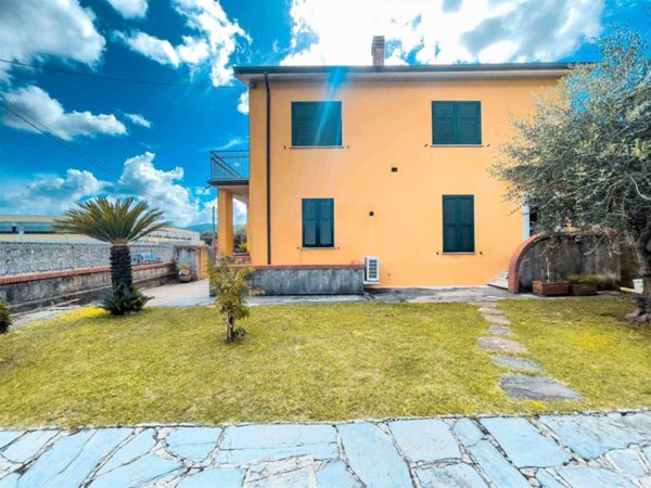 appartamento in affitto a Sarzana