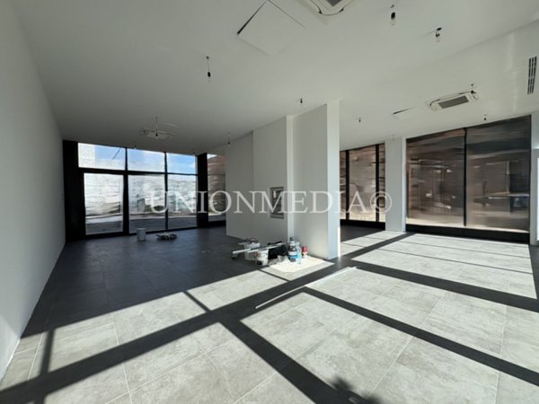 negozio in affitto a Sarzana