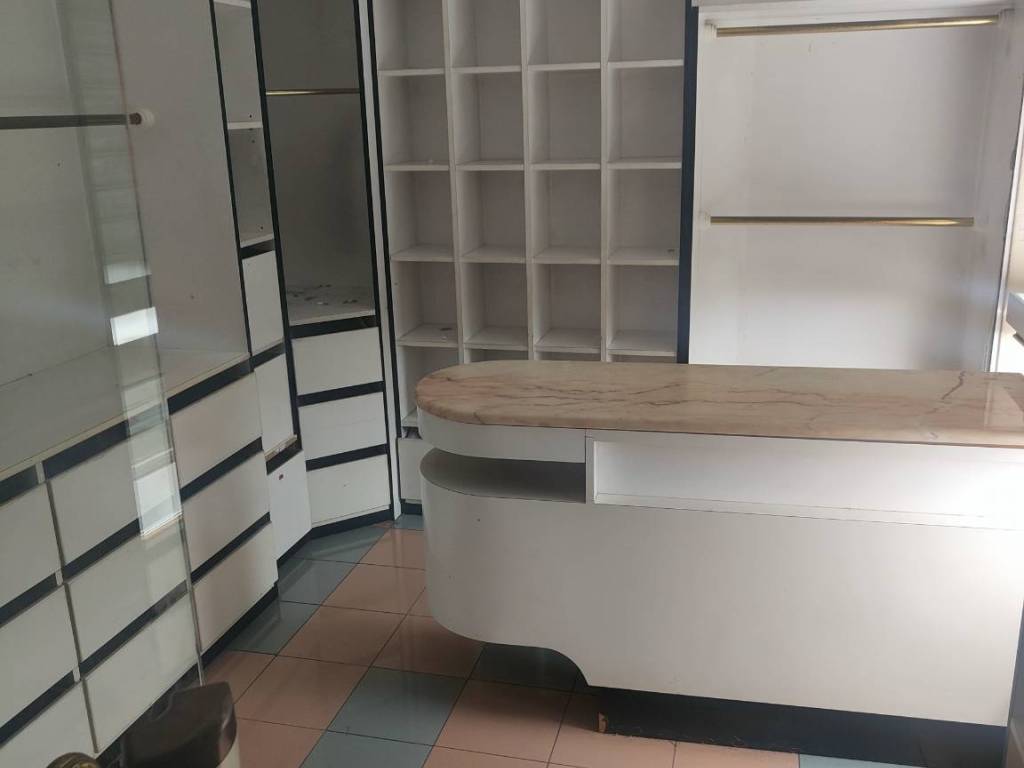 negozio in affitto a Sarzana