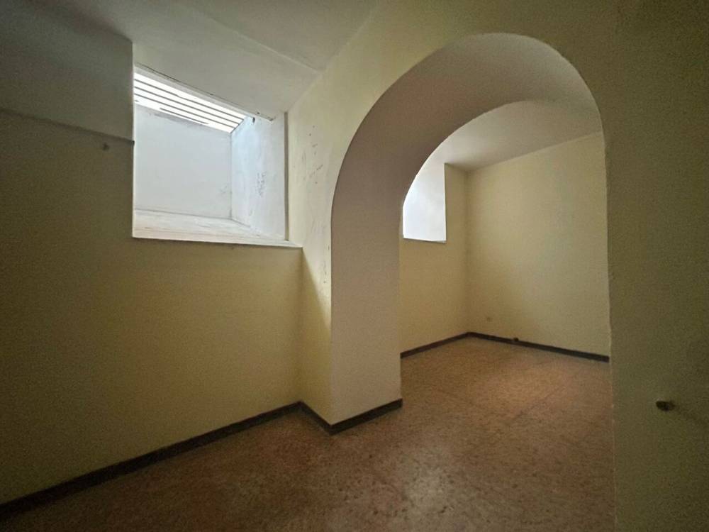 locale di sgombero in affitto a Sarzana