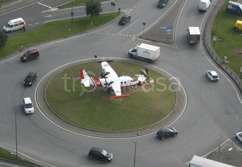 locale commerciale in affitto a Sarzana