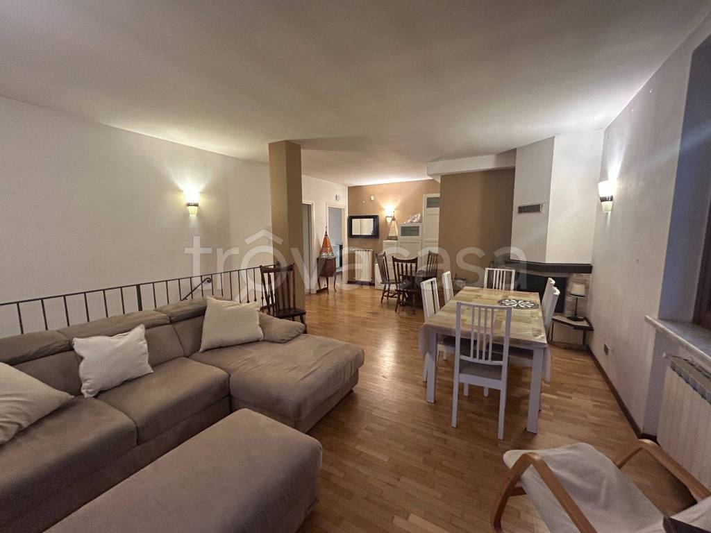 casa indipendente in affitto a Sarzana