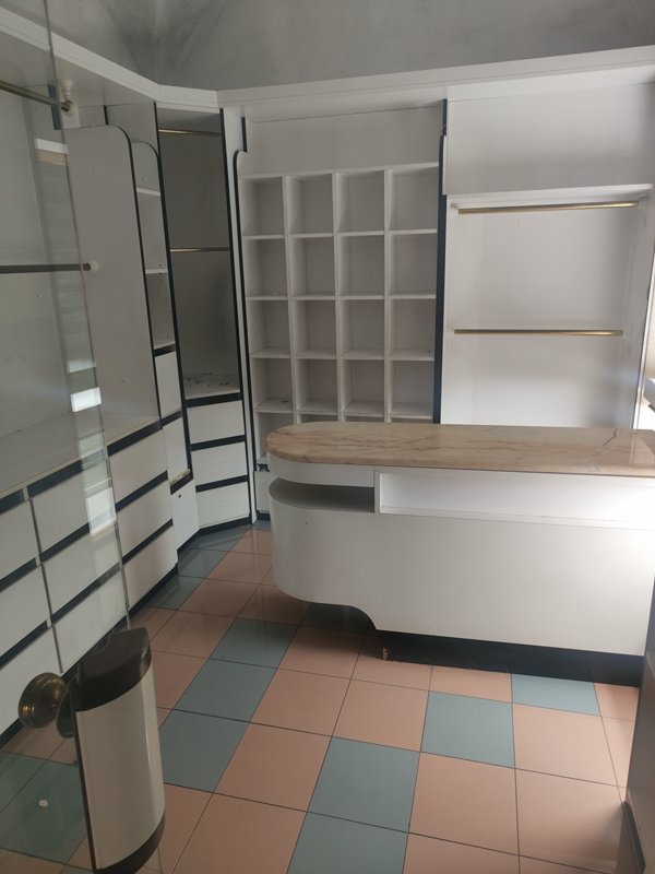 locale commerciale in affitto a Sarzana