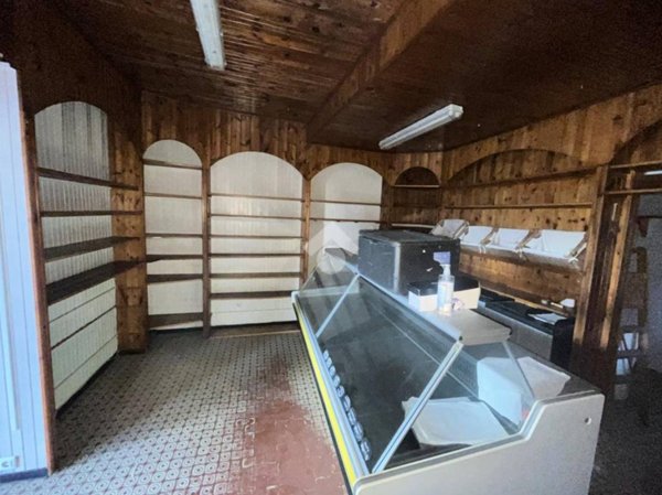 negozio in affitto a Sarzana