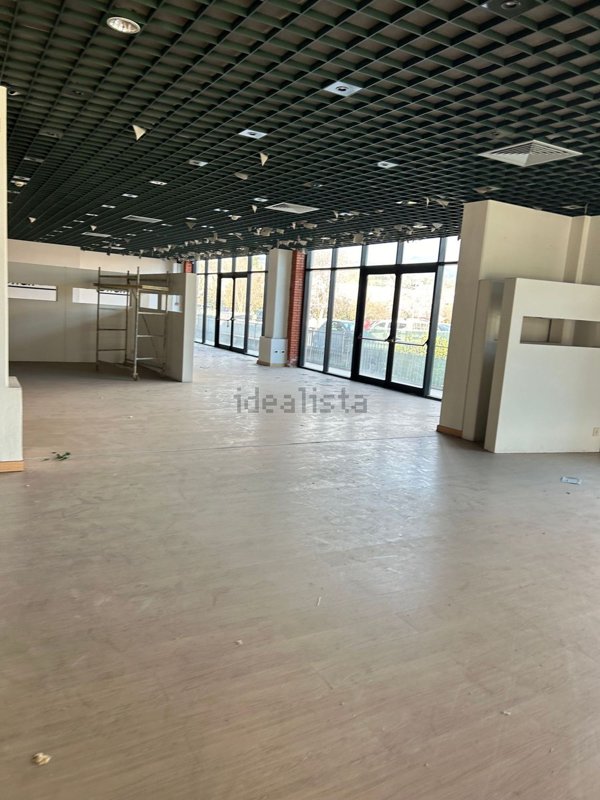 locale commerciale in affitto a Sarzana